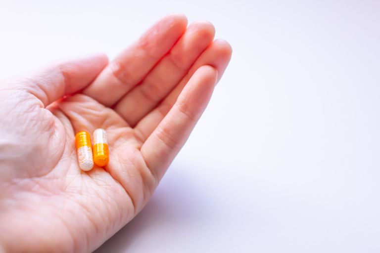 幅広い症例に対応できる歯科矯正ワイヤー矯正が選ばれる本当の理由と注意点